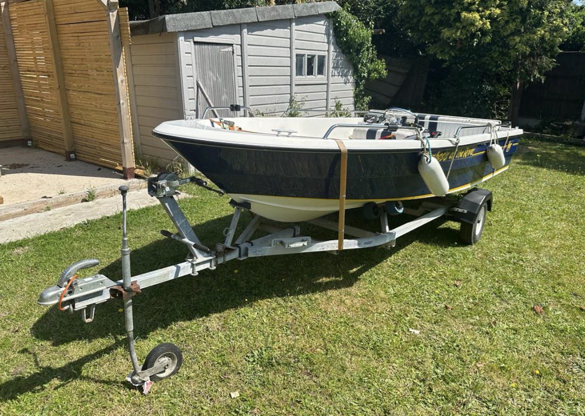 Lonely Boats - Salcombe Flyer in South London - Matched Boat