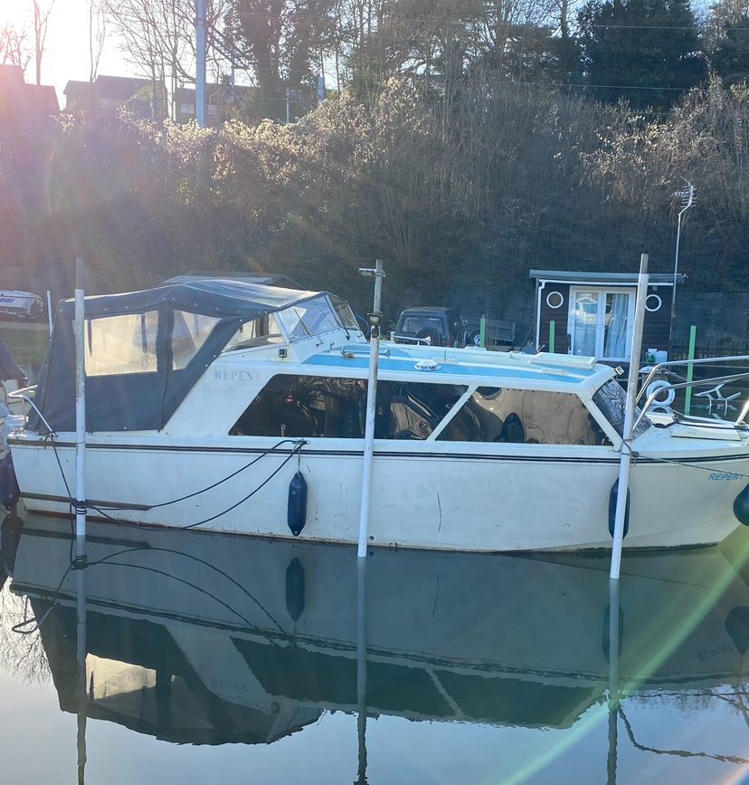 Lonely Boats - 1972 River Boat For Sale near Reading - Matched Boat